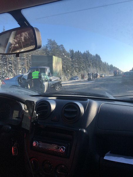 Крупное ДТП на 142 км Выборгского шоссе (А-181 Скандинавия), будте аккуратны на дороге.