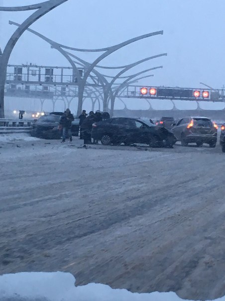 Авария на внутренней стороне ЗСД ,около съезда на Ваську