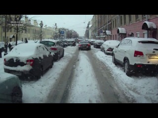 9.02.2018 16-50 на Захарьевской улице, mercedes на летней резине въехал в hyundai и скрылся. Хозяину ...