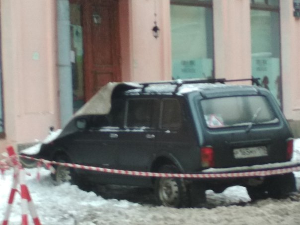 Владельцы автомобилей припаркованых на 3-й Советской улице бегите спасать свои авто!!!