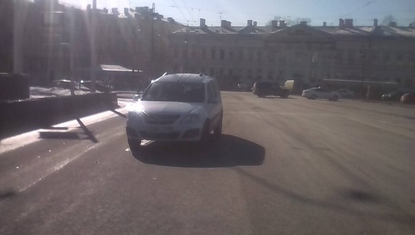ДТП Тучков мост Ларгус vs Audi с гос номером р045ее 178 скрылся с места