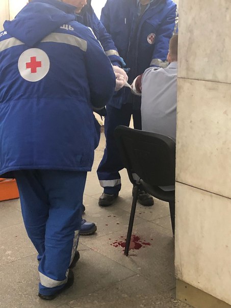 18 марта около 6 утра таксист напал с ножом на клиента около метро Ленинский проспект.