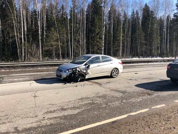 Авария на Восточно-Выборгском шоссе, 29 километр остановка неземного транспорта. Столкнулись Hyundai ...