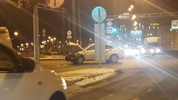 21 марта в 23:30 произошло дтп на перекрестке Обводного канала и Боровой с участием автомашин лада в...