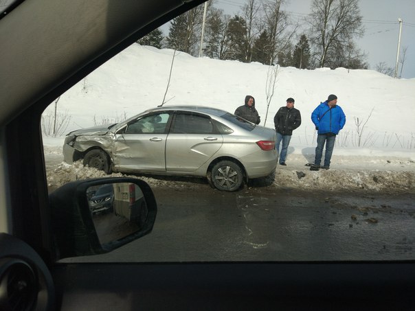 На горке во Всеволожске авария в сторону СПб. Румболовская гора.