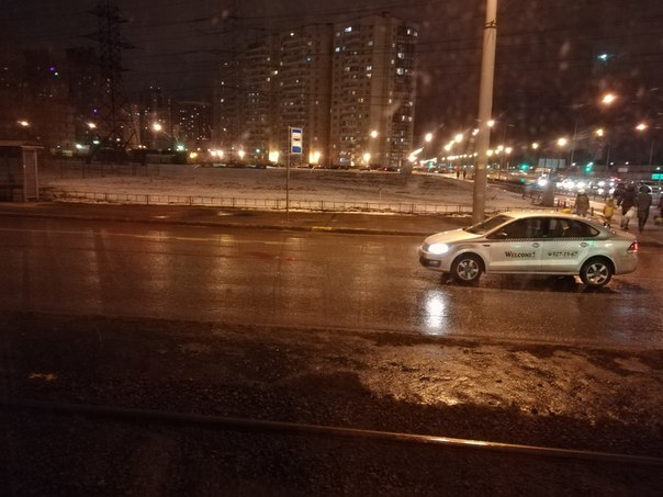 В 22 часа сбили пешехода на перекрестке улиц Десантников и Маршала Казакова, пострадавшего увезла ск...