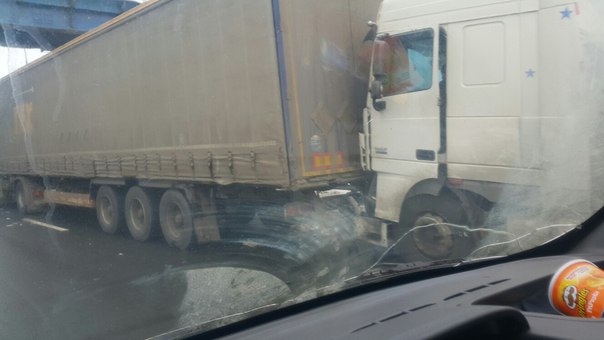 В Деревне Ушаки на Московском шоссе в сторону СПб,снова маршрутку догнали.