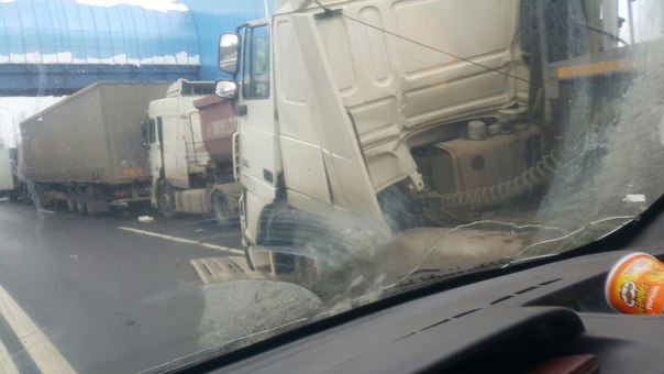 В Деревне Ушаки на Московском шоссе в сторону СПб,снова маршрутку догнали.