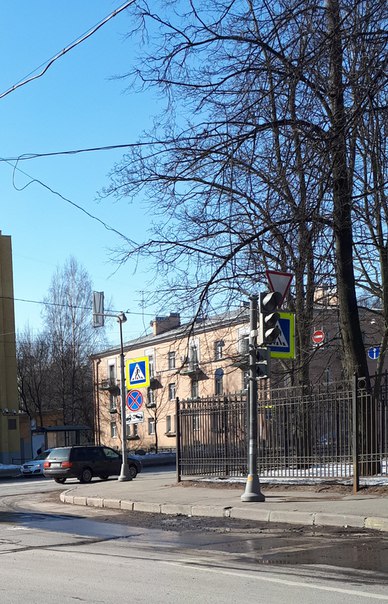 На углу улицы Савушкина и Серебрякова переулка не работают светофоры. Пробки нет