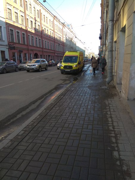На Гороховой улице сбили мужчину,таксист ехал по запрещённой полосе