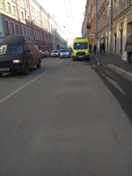 На Гороховой улице сбили мужчину,таксист ехал по запрещённой полосе