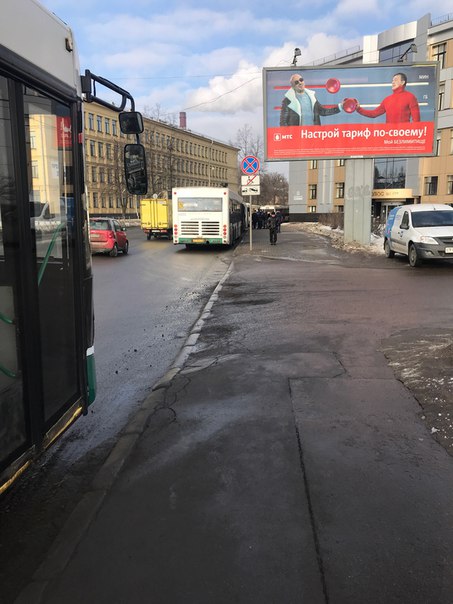 На Полюстровском проспекте авария, перед площадью Калинина, стоит автобусов 10, а то и больше