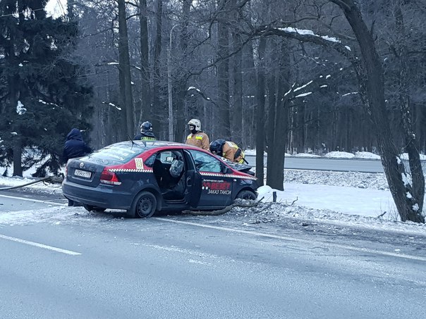 Прммерно в 7:30 утра не довез. Перед Лисим Носом. Скорую и гаи вызвал, пассажир немного пострадал.