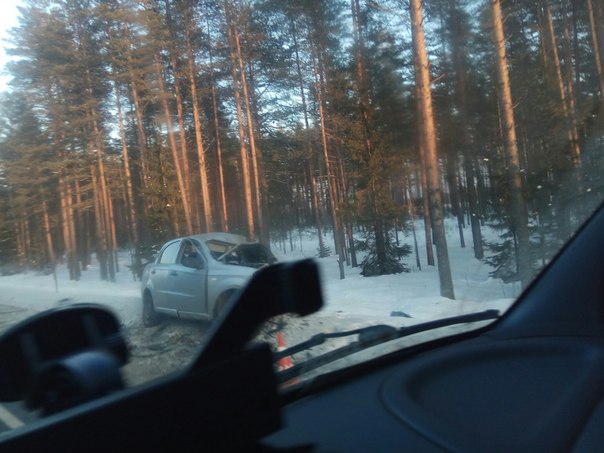 Вчера вечером на 131 километре трассы Кола, ГАЗель Соболь столкнулась с Chevrolet в лобовую. Один чело...