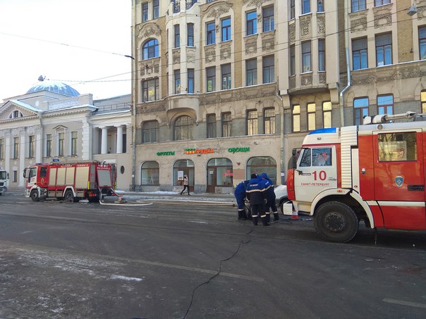 2 марта в 2 часа ночи по адресу улица Куйбышева дом 21 произошло возгорание Верхнего этажа дома, раб...