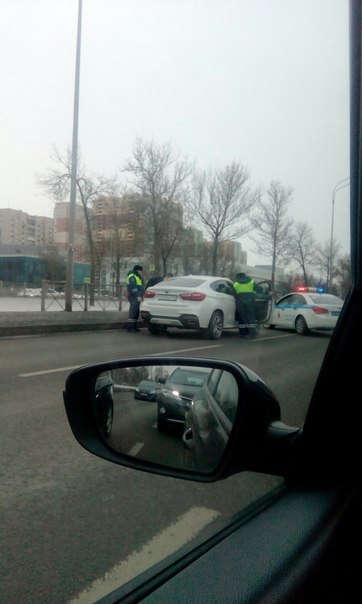 На Пулковском шоссе, у поворота к Метро небольшая погоня закончилась пересадкой в наручниках водител...