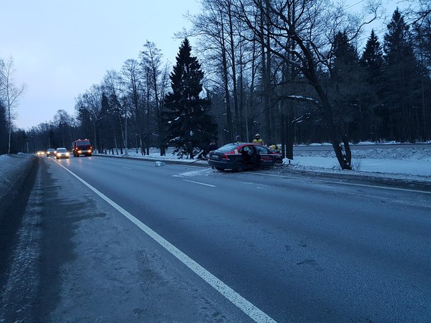 Прммерно в 7:30 утра не довез. Перед Лисим Носом. Скорую и гаи вызвал, пассажир немного пострадал.