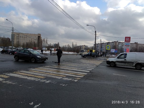 Не поделили дорогу на пересечении Кржижановского и Солидарности