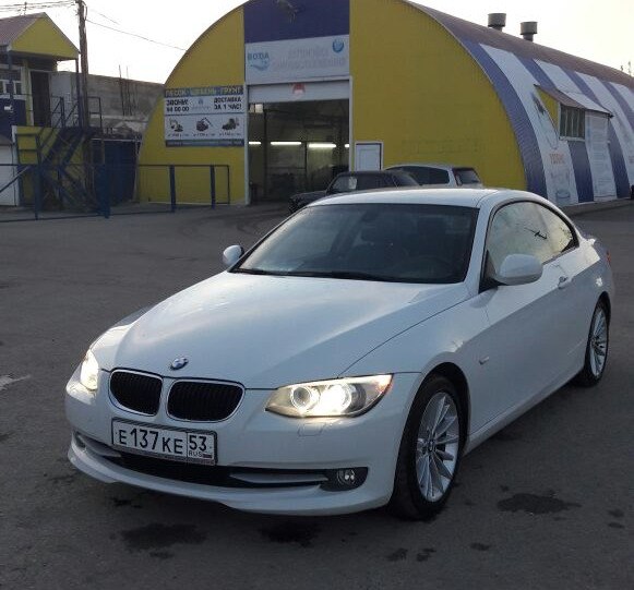 5 апреля ночью в ЖК Солнечный город, пр.Ветеранов 169к.2 был угнан автомобиль BMW 320 купэ белого цв...