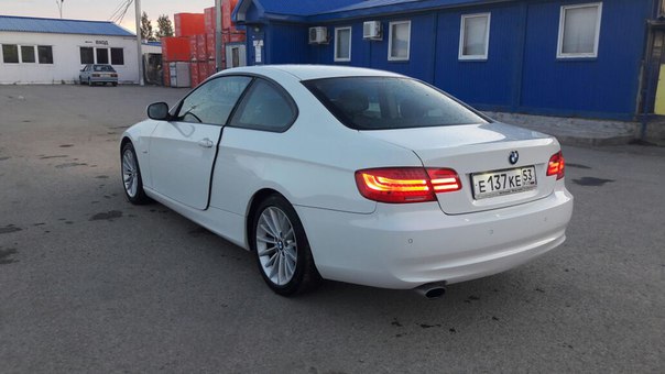 5 апреля ночью в ЖК Солнечный город, пр.Ветеранов 169к.2 был угнан автомобиль BMW 320 купэ белого цв...