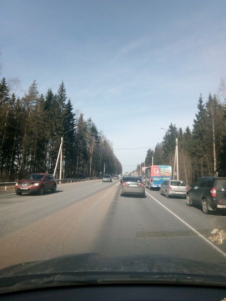 Пробка в сторону Сертолово, а по Скандинавии вообще жесть ремонт дорог потеряете часа 2 в пробке.