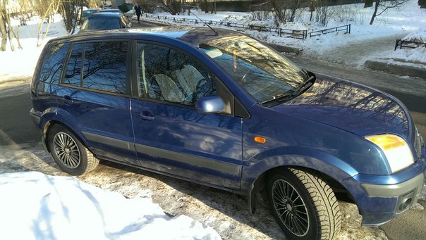 Ночью 13 апреля в Невском районе с улицы Крыленко был угнан автомобиль Ford Fusion синего цвета 2007...