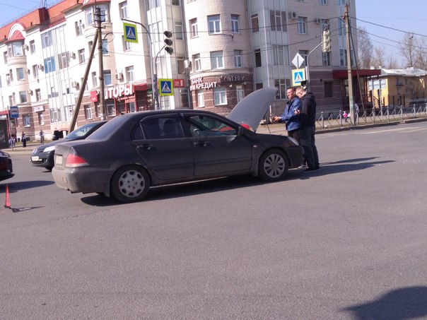 ДТП в г.Колпино на пересечении Тверской и Ремизова