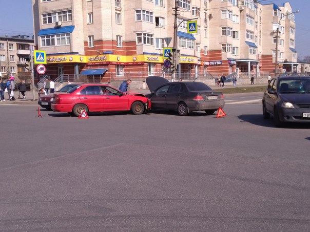 ДТП в г.Колпино на пересечении Тверской и Ремизова