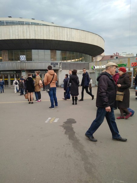 Станция метро "Пролетарская" закрыта из-за бесхозного предмета.