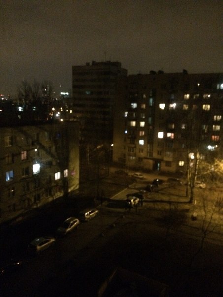 В Ульянке (насколько видно из окна) во многих домах уже второй час нет света. Вчера вечером тоже вык...