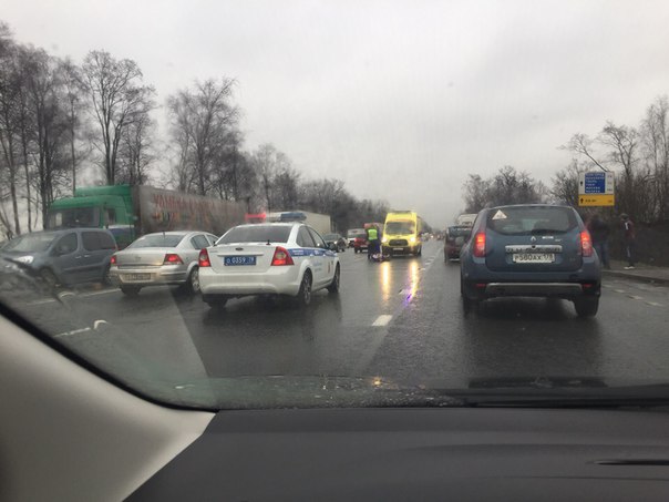 Сбили человека на Московском шоссе, на полосе в сторону Москвы. кК сожалению насмерть!