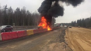 На Скандинавии сгорел УАЗ Патриот . Тушить помогали сотрудники АО ВАД своими силами .