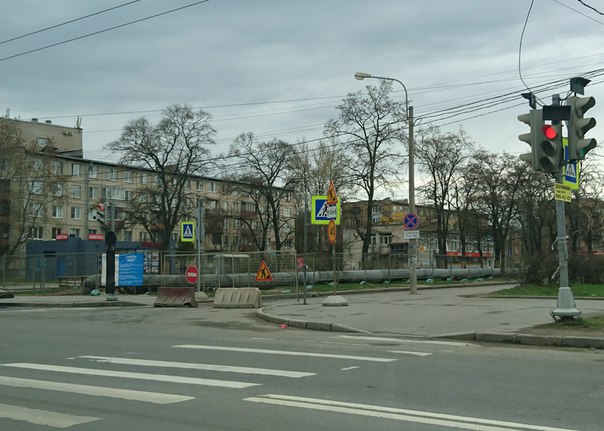 Замшина улица полностью перекрыта в направлении от проспекта Металлистов до Антоновской улицы.