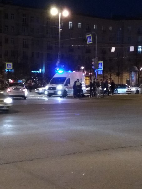 На перекрестке Московского проспекта и улицы Фрунзе сбили человека