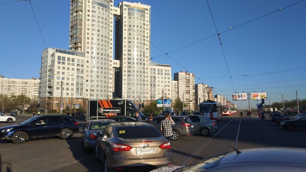 Бухарестская/Димитрова трамваи встали в обе стороны. Актуально на 19:00