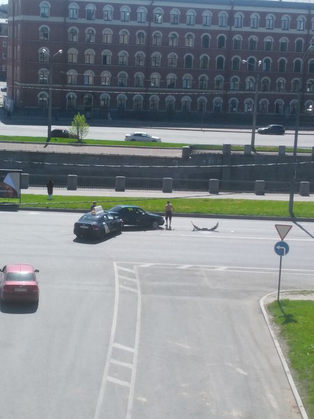 Профессионал за рулем на Яндекс такси, не смог выехать с улицы К.Заслонова на Обводный канал