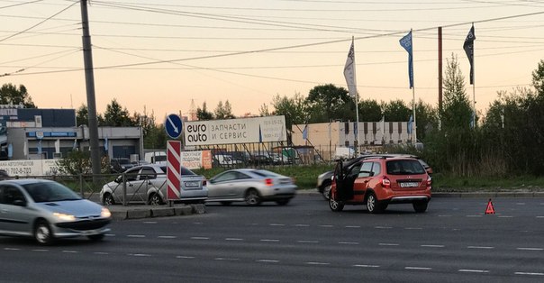 ДТП на пересечении Новоселов с пр. Большевиков. Chevrolet с Ладой.