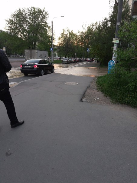 В 21:20 начался потоп на Софийской улице
