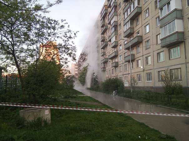 Утренний "душ" горячей воды для дома 22 по Шлиссельбургскому проспекту+на Караваевской д.2