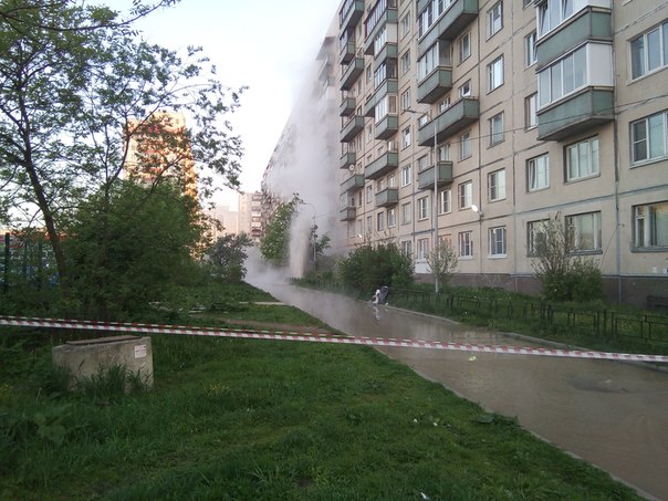 Утренний "душ" горячей воды для дома 22 по Шлиссельбургскому проспекту+на Караваевской д.2