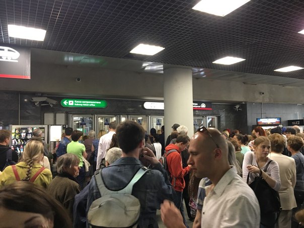 В 11:03 станция Ладожская закрыта из-за бесхозного предмета