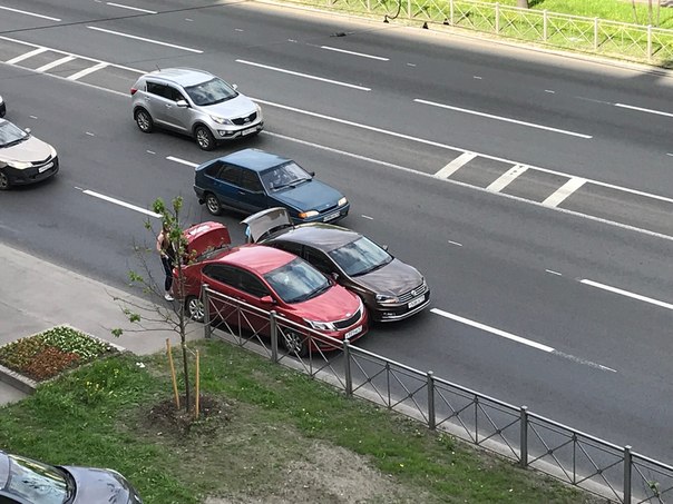 Очевидцы аварии, произошедшей на проспекте Стачек д.59 (около магазина Метизы)- 22 мая 2018 года в 1...