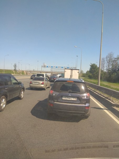 Закрыли въезд на КАД с Таллинского шоссе в сторону города!
