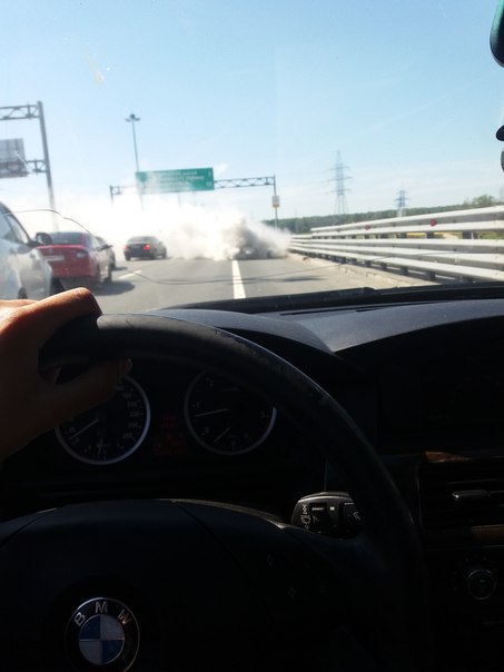 Дымовая завеса на КАД в сторону Ропшинского шоссе,86 километр