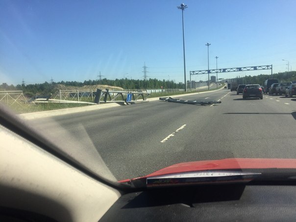 Упала стойка с указателем на Суздальском шоссе в сторону Выборгского