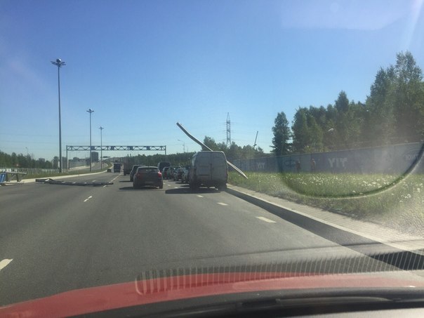 Упала стойка с указателем на Суздальском шоссе в сторону Выборгского