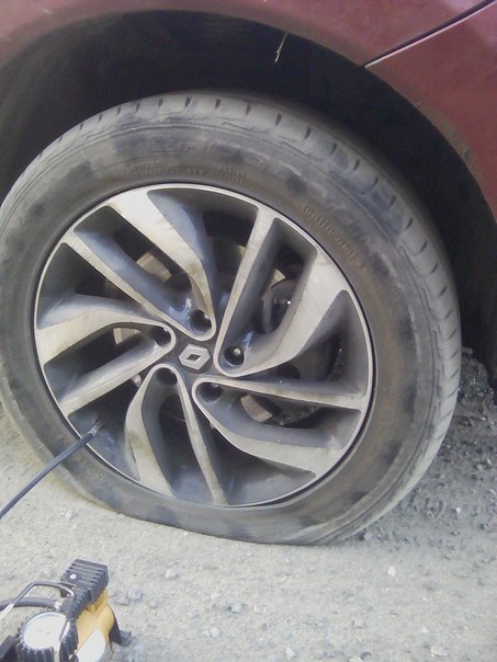 Кто-нибудь помогите пожалуйста, может у кого-нибудь есть запаска, пробили колесо на мурманском шоссе...