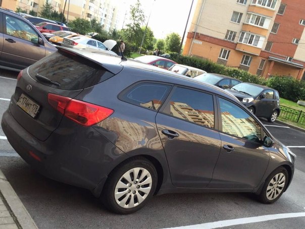 1 июня в 23.00 с проспекта Кузнецова от дома 10/1, был угнан автомобиль Kia Ceed универсал темно-сер...