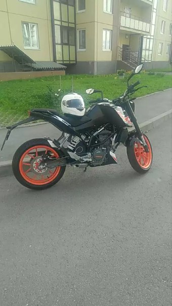 В ночь с 4 на 5 июня в п. Мурино, ул. Шувалова 2 был угнан мотоцикл KTM Duke 200.