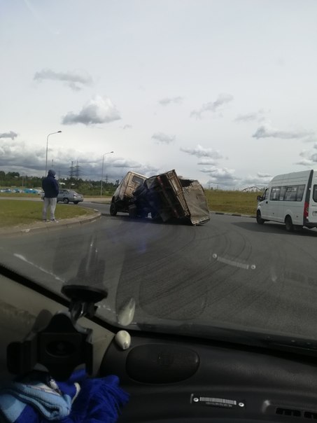 У МЕГА Парнас рама у Газели не выдержала поворота